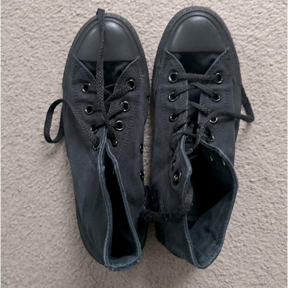 Women’s All Black Converse Hightops Size 7.5